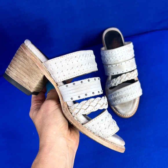 freebird Shoes - 🚫SOLD! •NWOT |•FREEBIRD🦅BY STEVEN•| Albuquerque Sandals Beige Cream Tan Size